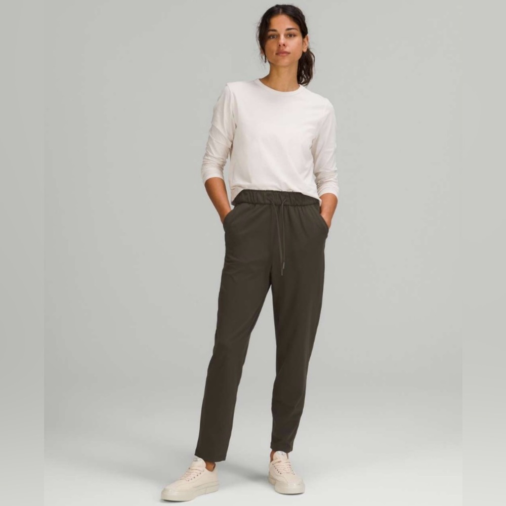 Lululemon Stretch Straight Leg 7/8 Pant Dark Olive size 6